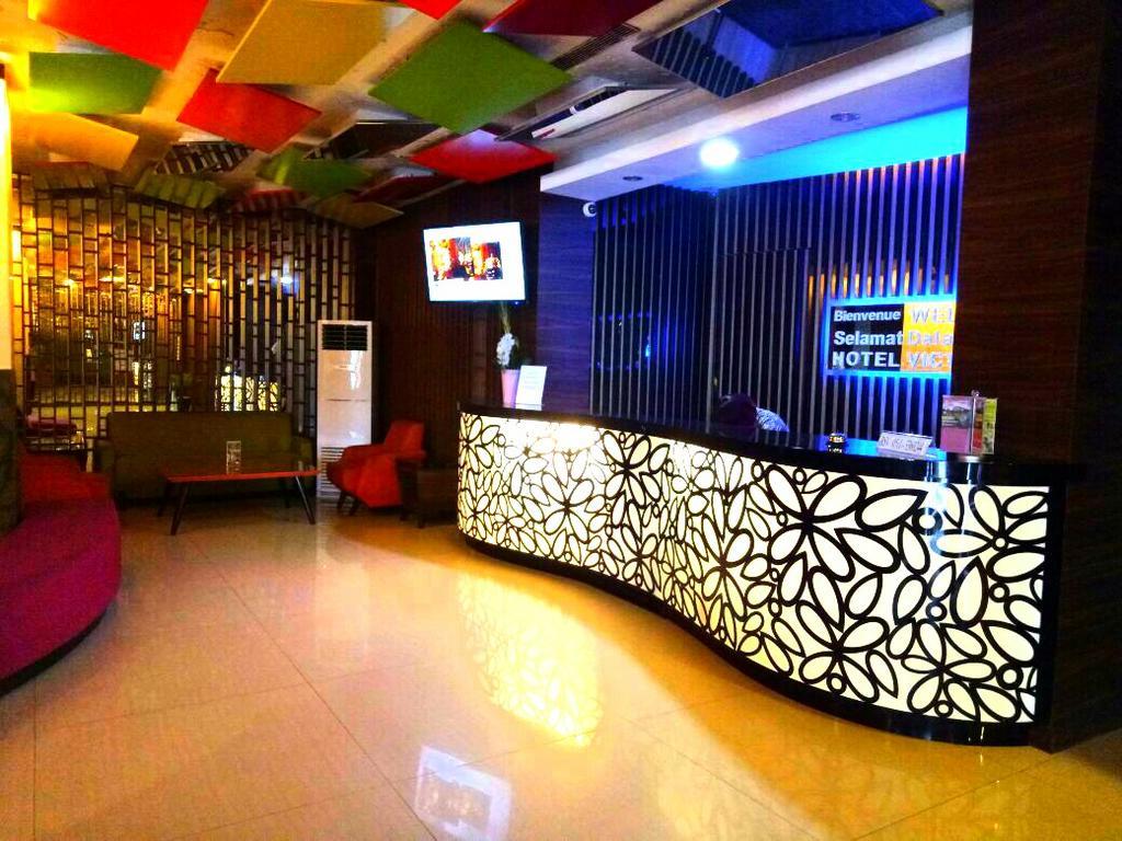 Hotel Victoria River View Banjarmasin  Esterno foto